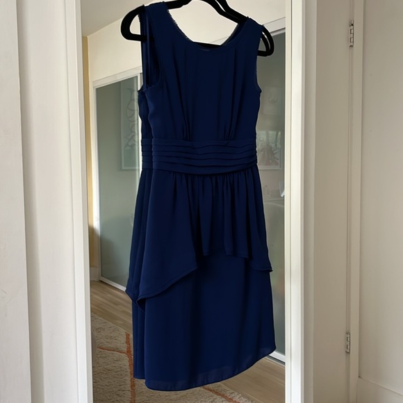 ๐ BCBGMaxazria Rhea Dress Size 2 Navy Blue Sheath Above Knee Sleeveless ๐ - Picture 4 of 6